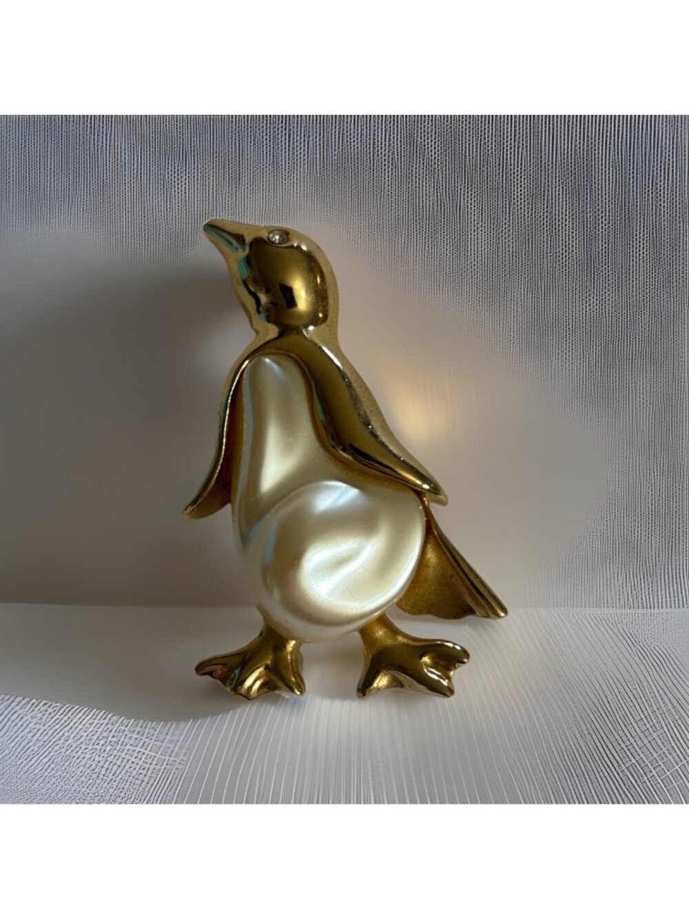 Vintage Marvella Penguin Faux Pearl Gold Tone Brooch Pin 2.5”